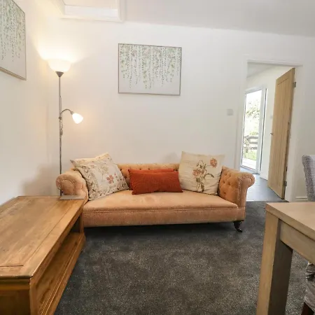 26 Hycemoor Way *